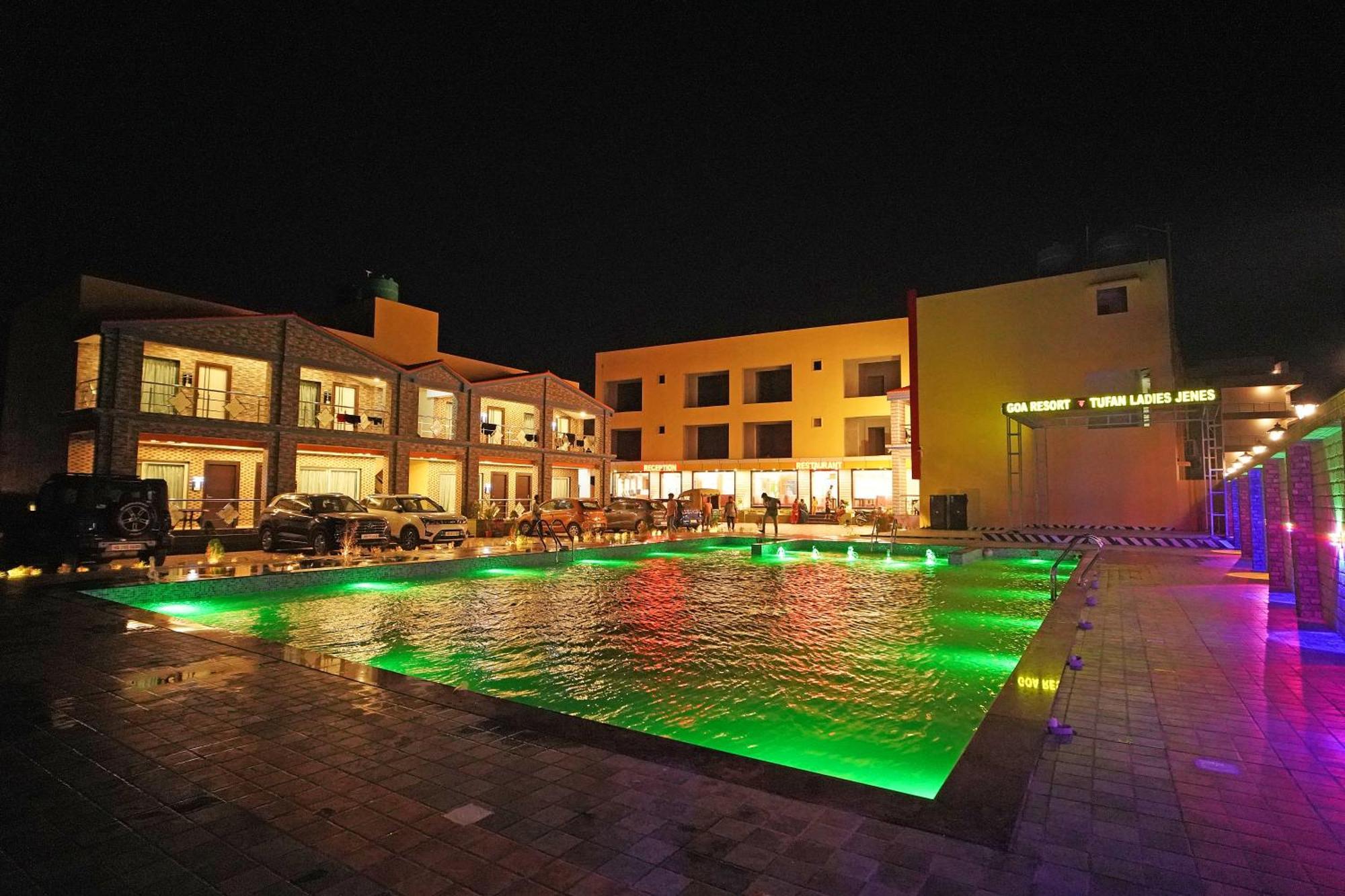 Goa Beach Resort On Beach 曼达莫尼 外观 照片