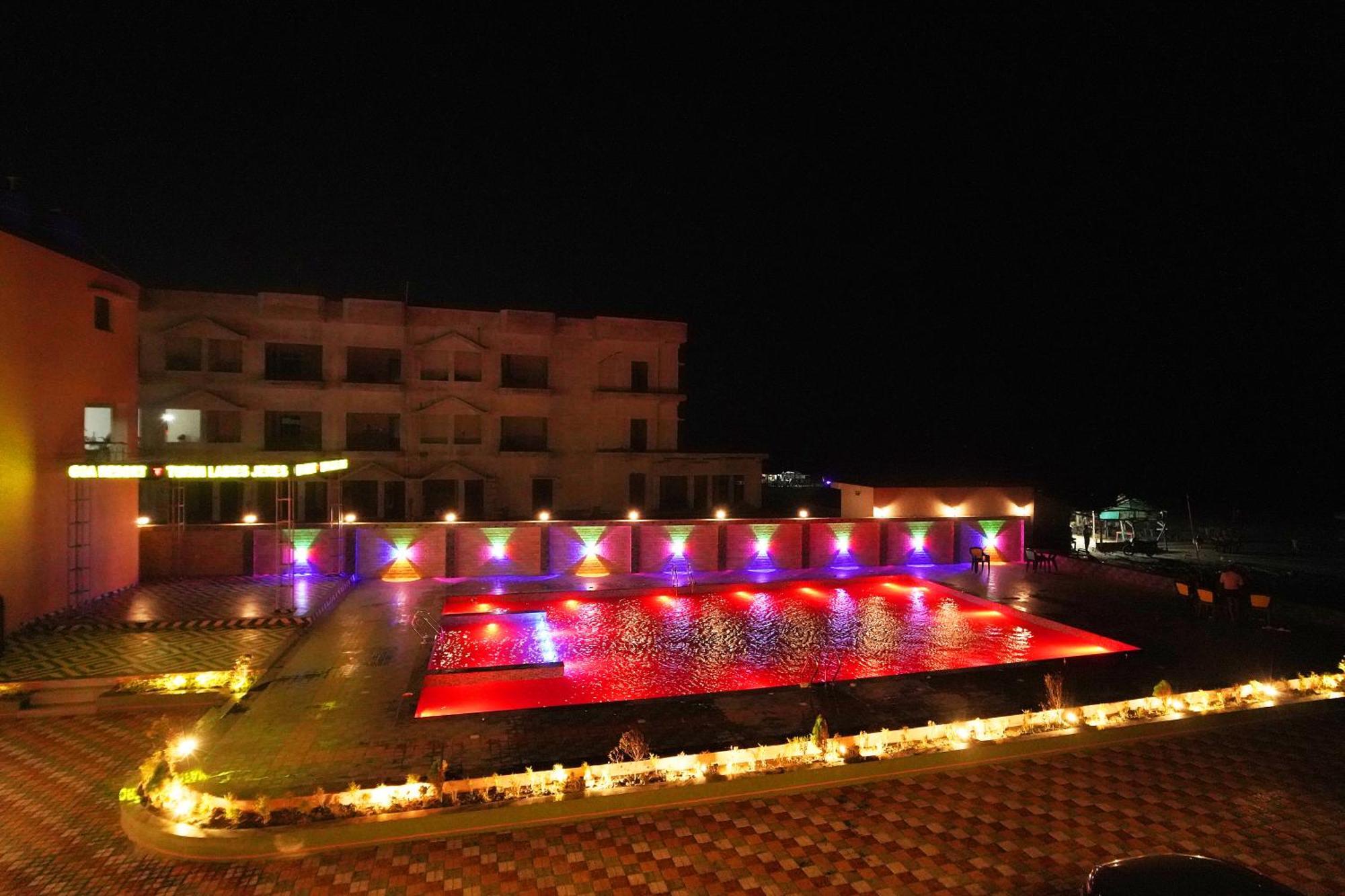 Goa Beach Resort On Beach 曼达莫尼 外观 照片